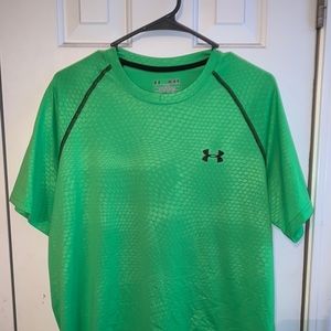 Men’s under armor tee